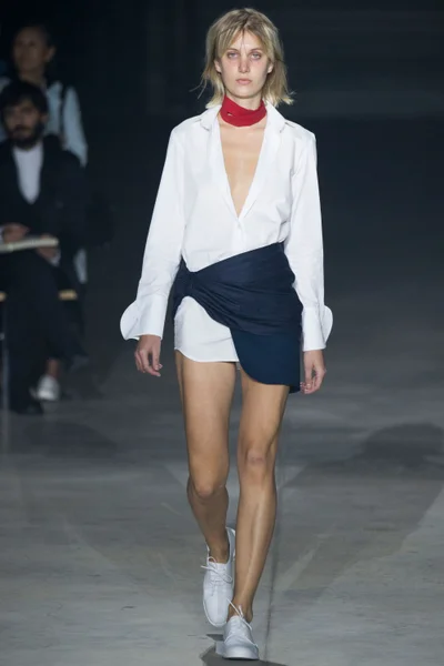 Look 12